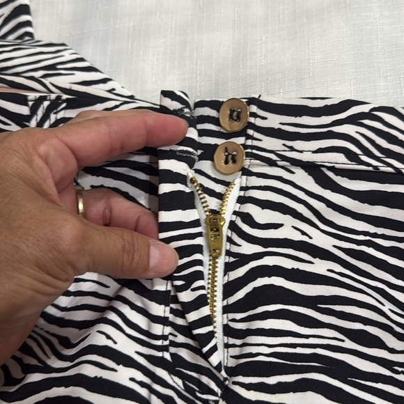 (H1) FREDDY WR.UP®COMFORTABLE SHAPING PANTS with a Sebra print, size 10 - Picture 13 of 13